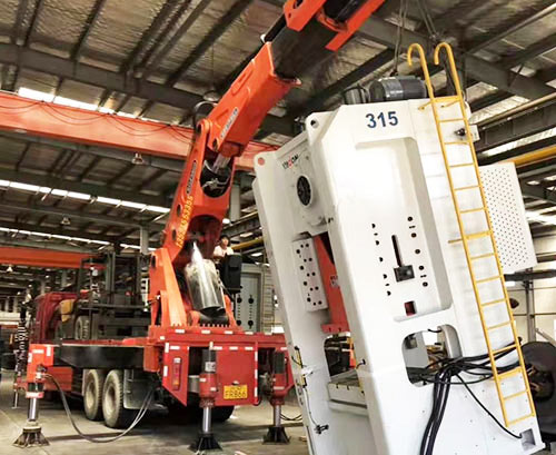 东港提升工作效率，选择优质折臂吊租赁服务