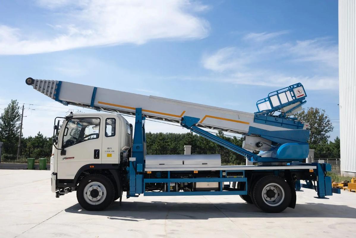 东港云梯上料车租赁费用