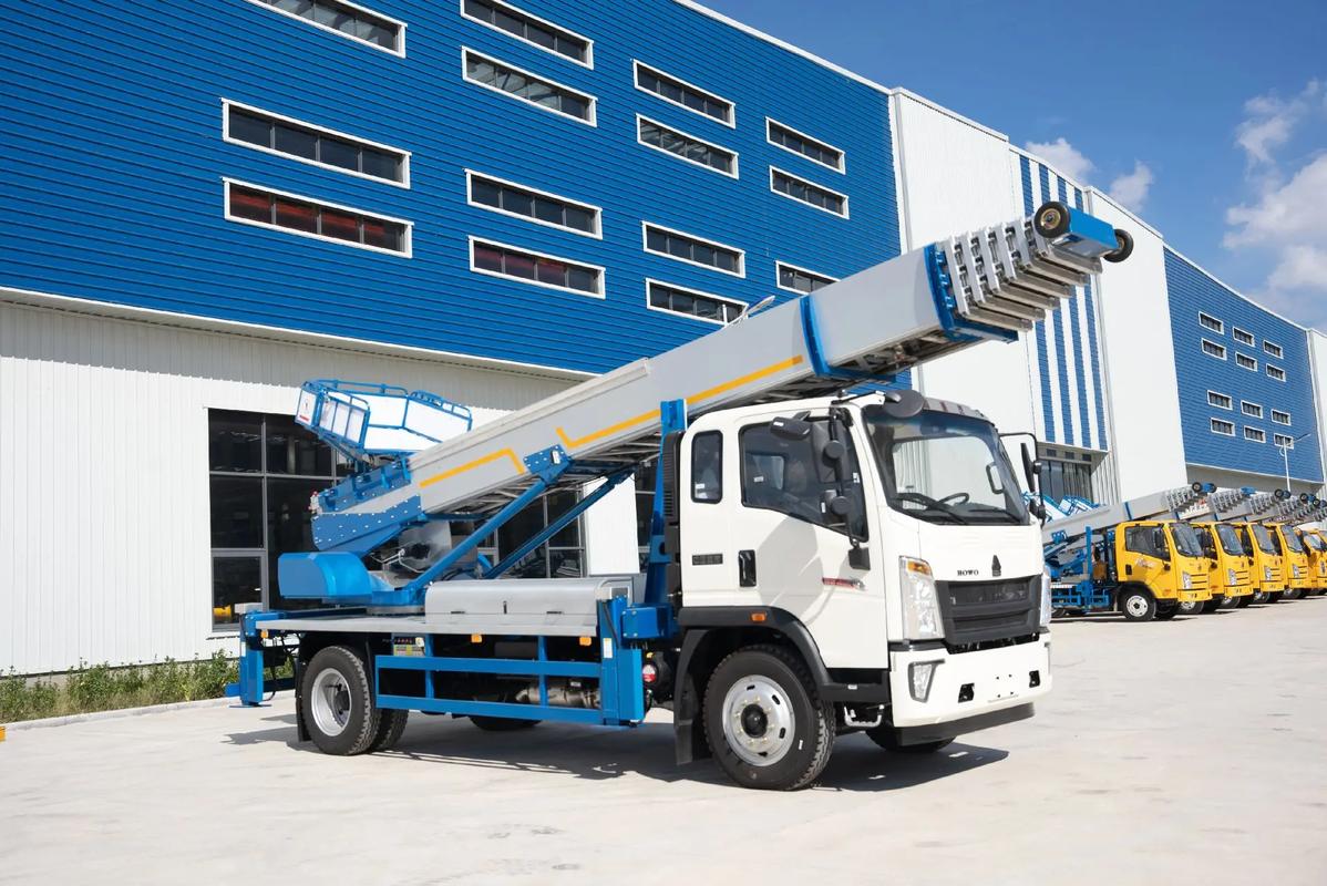 东港出租云梯车高空作业车 建筑垃圾搬运